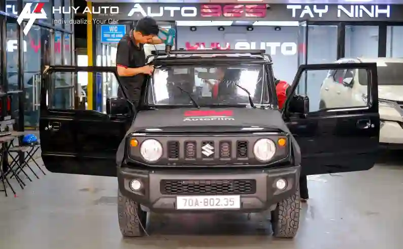 Suzuki Jimny + Film 3M BLK: Giải Pháp Chống Nóng Cho Mùa Hè