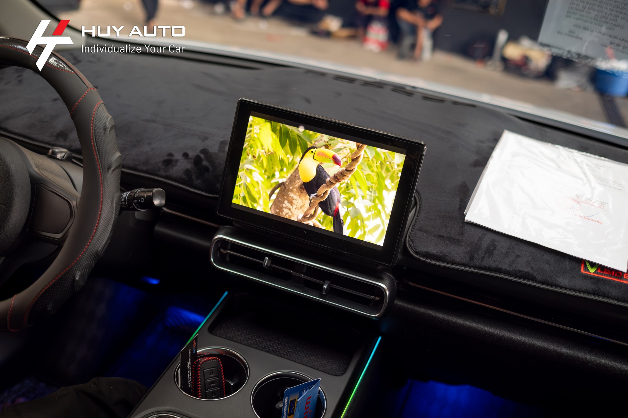 Có thể là hình ảnh về văn bản cho biết 'タ HUY SHeUT ΥΑ AUTO Individualize Your IndividualizeYourCar Car 者ー'